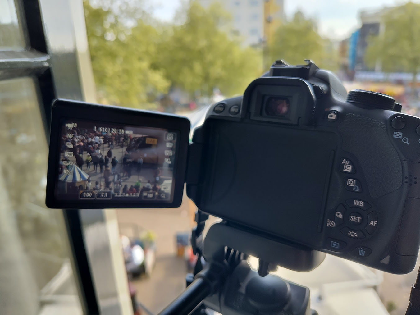 sneakyfilming