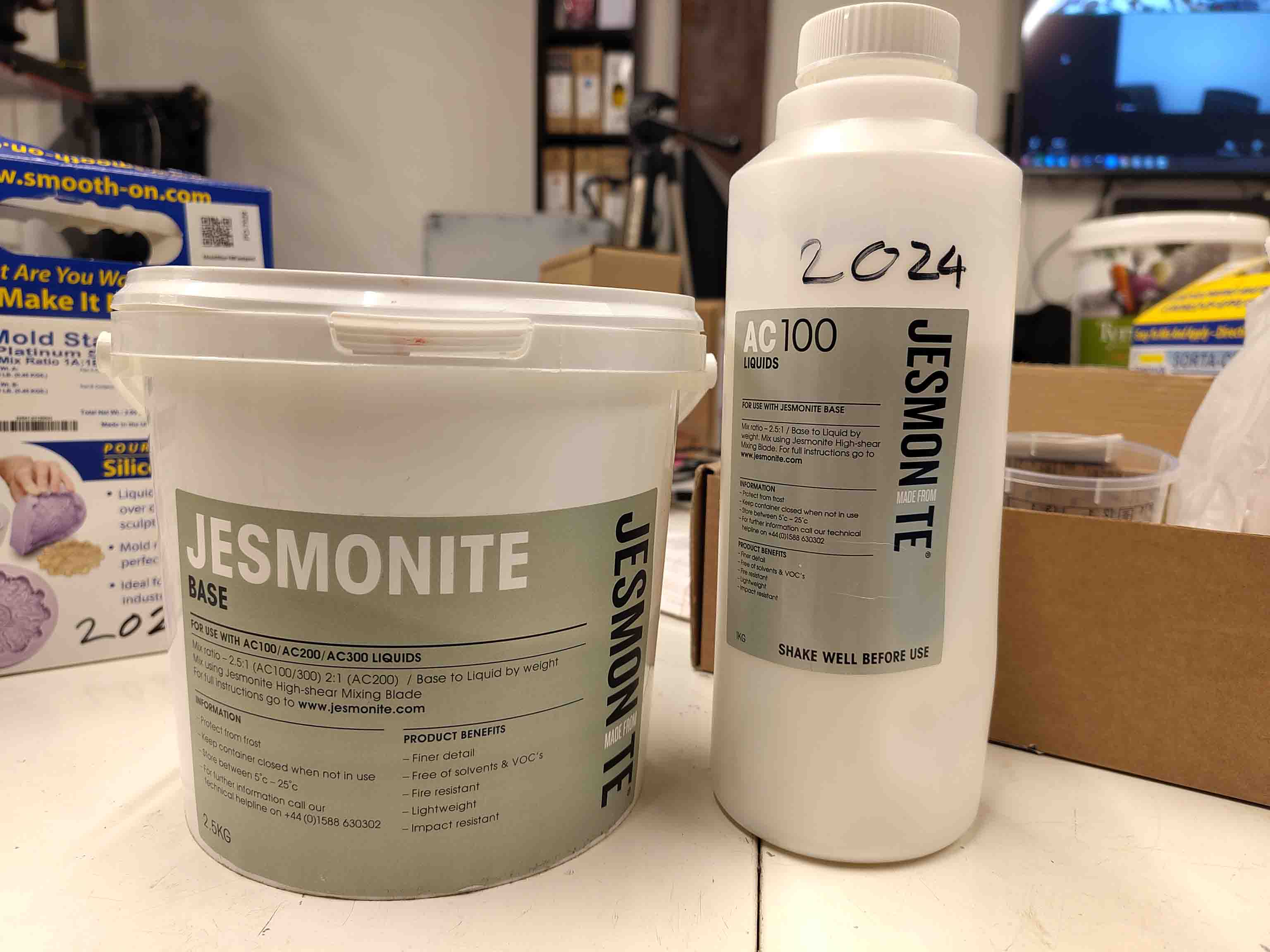 jesmoniteAC100